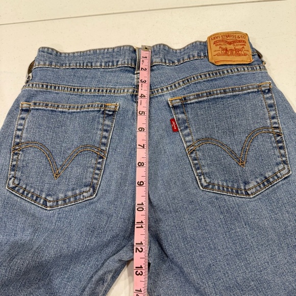 Levi's Classic Capris Medium Wash Cropped Jeans 5-pocket Women's Size 8 - Picture 9 of 13